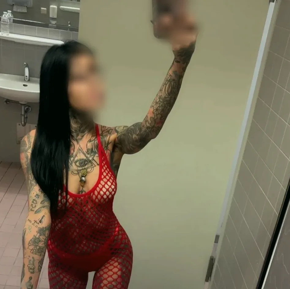 Yasmine, 34 anni
